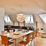 Penthouse With Private Rooftop Terrace Appartement *