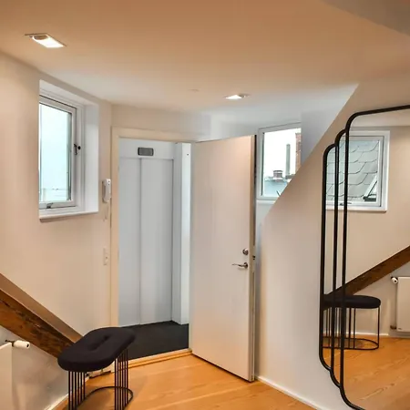 Penthouse With Private Rooftop Terrace *