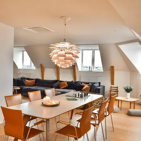 Penthouse With Private Rooftop Terrace Apartment *