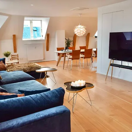 Lägenhet Penthouse With Private Rooftop Terrace