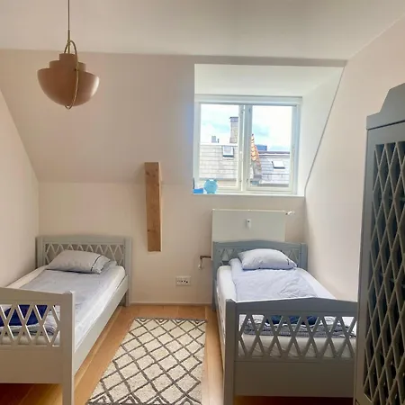 Penthouse With Private Rooftop Terrace Apartman